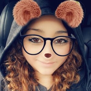 Meet your Posher, Melisa